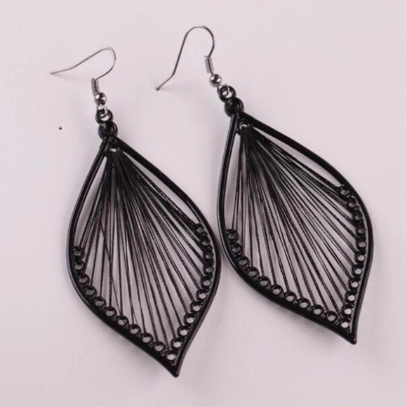 Jewelry - Leaf Earrings